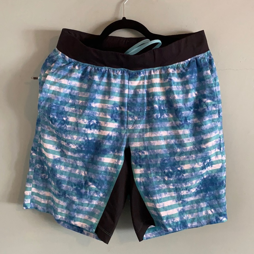Lululemon T.H.E. men’s lined blue shorts 9” inseam